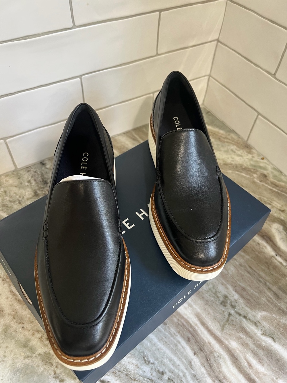 Cole Haan Women's Platform Venetian Loafers Black Size 8 NIB